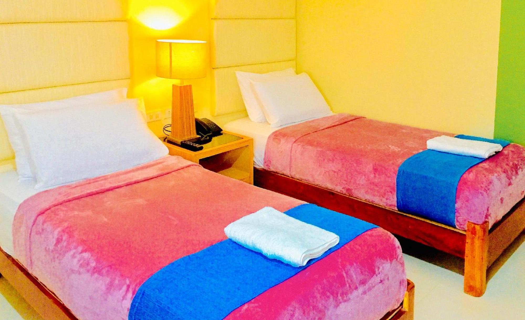 Reddoorz Plus @ Abc Landmark Hotel Kidapawan ภายนอก รูปภาพ